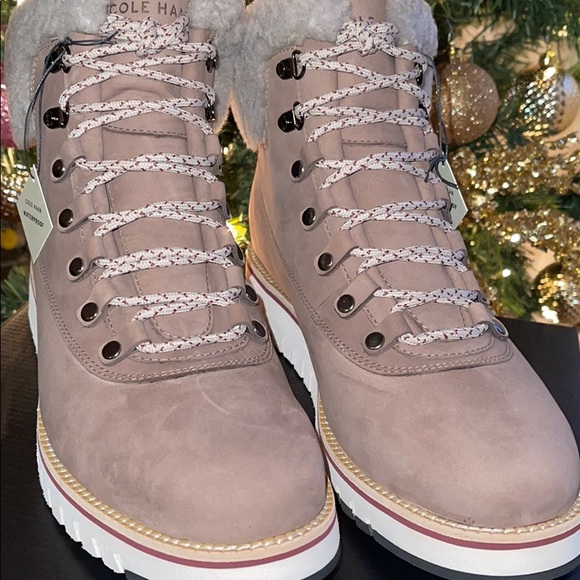 NWT Women’s Cole Hahn ZeroGrand - Picture 7 of 8